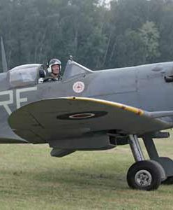 Nie chcą Polaków, ale wykorzystują polski samolot