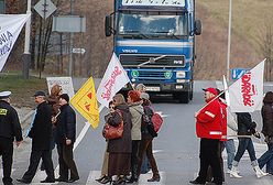 Głodówka skończyła się blokadą dojazdu do szpitala