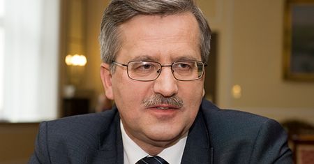 Zwyciężył Bronisław Komorowski - minuta po minucie