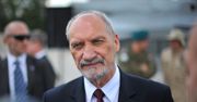 Macierewicz do polskich żołnierzy w Kuwejcie: budujecie mur chroniący Polskę