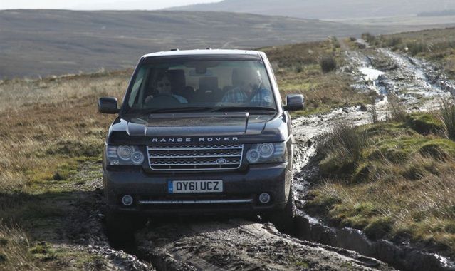 Range Rover podjedzie nawet pod czerwoną trasę?