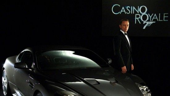 Kombinacja Jamesa Bonda i Aston Martina sprawdza się nawet w najtrudniejszych misjach.