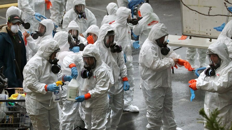 W USA pół miliona przypadków dziennie. Takie objawy daje teraz COVID