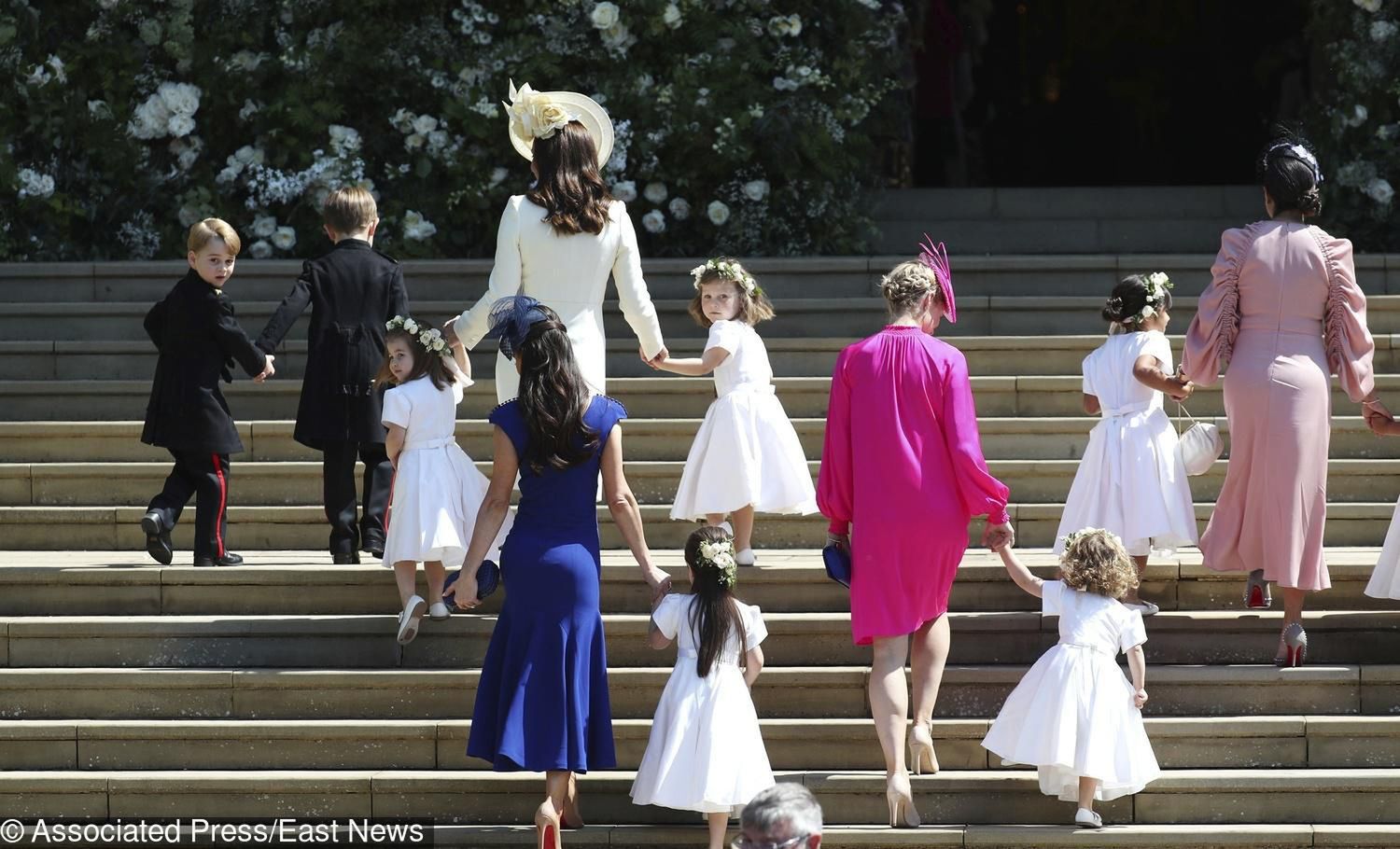 Księżna Kate z dziećmi na ślubie księcia Harry'ego i Meghan Markle