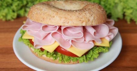 7 produktów, których nie można jeść na śniadanie. Wyklucz je z diety.