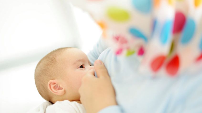 Karmienie piersią to najwłaściwsza forma karmienia noworodków i niemowląt