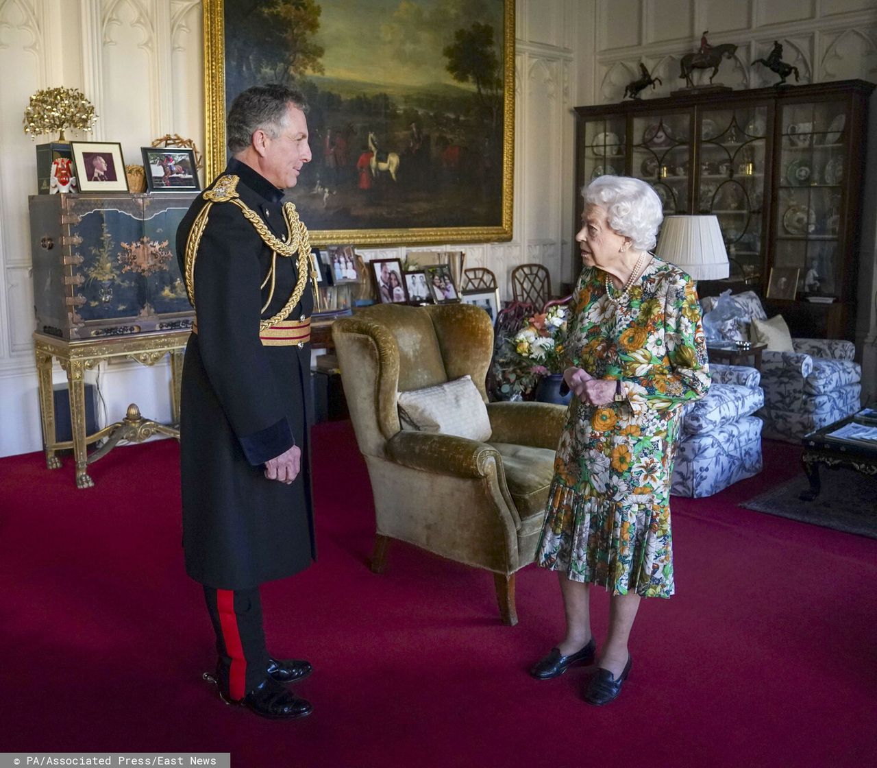 Królowa Elżbieta II – pierwsze zdjęcia po kontuzji