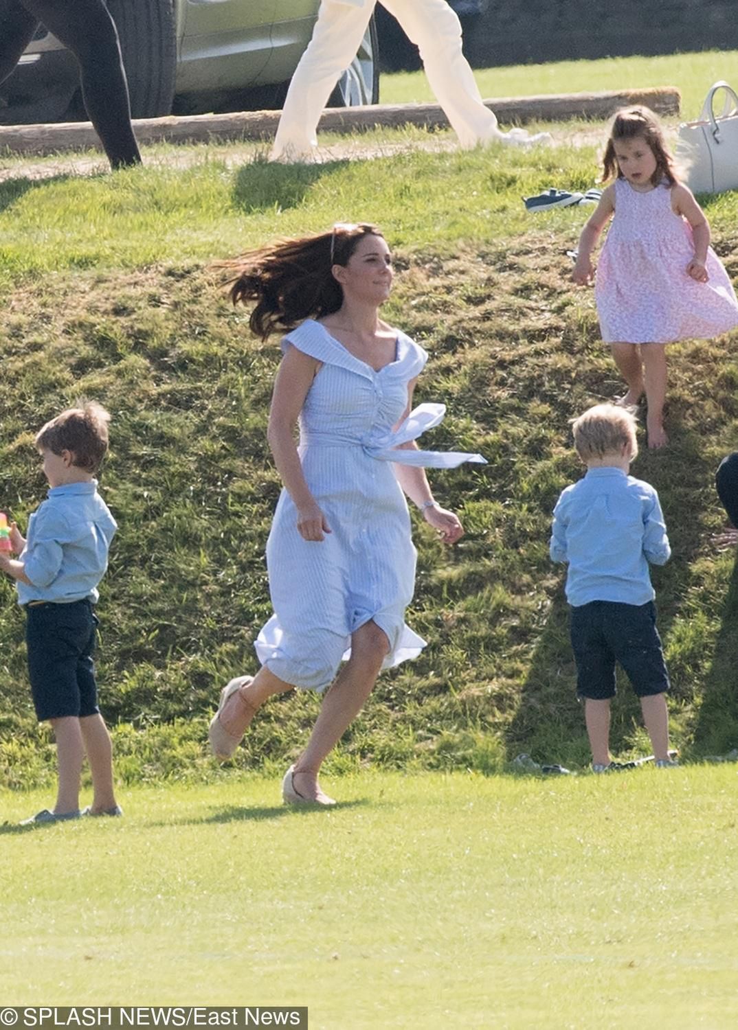 Księżna Kate z księciem George'em i księżniczką Charlotte na meczu polo, jest z nimi kochana ciocia