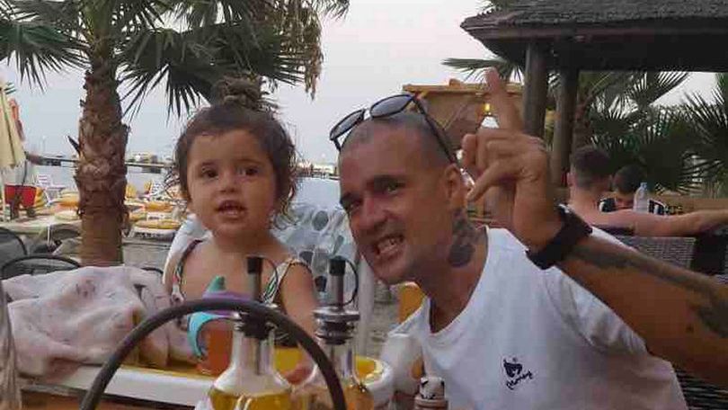 Młody ojciec zmarł na rodzinnych wakacjach w Grecji