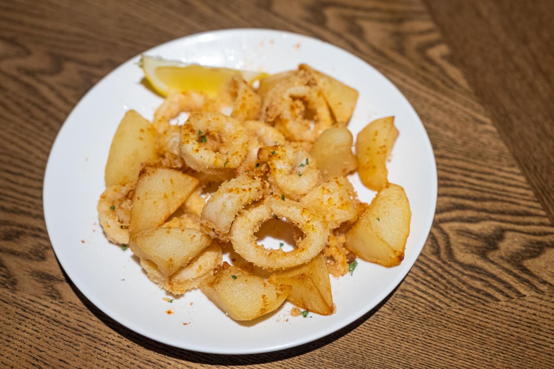 Niektóre ryby i owoce morza zawierają dużo cholesterolu