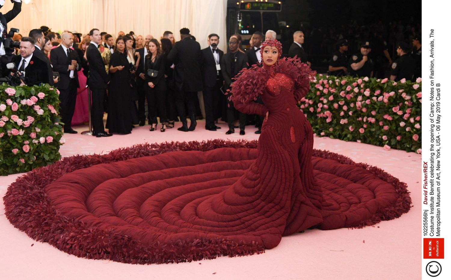 Cardi B – MET Gala 2019, kreacja: Thom Browne