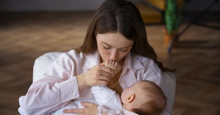 Jak wspierać rozwój i odporność dziecka – rola mleka mamy  i odpowiedniego żywienia