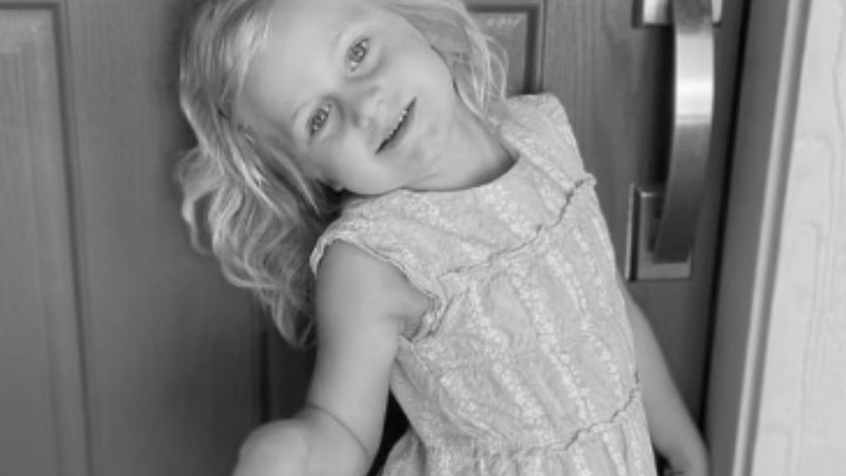 Niechcący doprowadziła do śmierci córki. Dziewczynce ucięło nogę