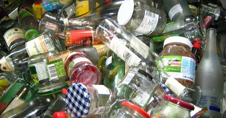 Trwają przygotowania do wdrożenia dużych zmian w zbiórce i recyklingu odpadów. Od przyszłego roku konsumenci będą musieli znacząco zmienić nawyki