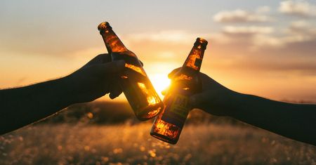 Raport: aż 80 proc. 16-latków ma już za sobą inicjację alkoholową