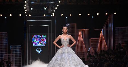 Dramat w świecie mody: Balmain traci 50 kreacji tuż przed Paryskim Tygodniem Mody