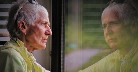 Ilu ludzi choruje na alzheimera w Polsce i na świecie?