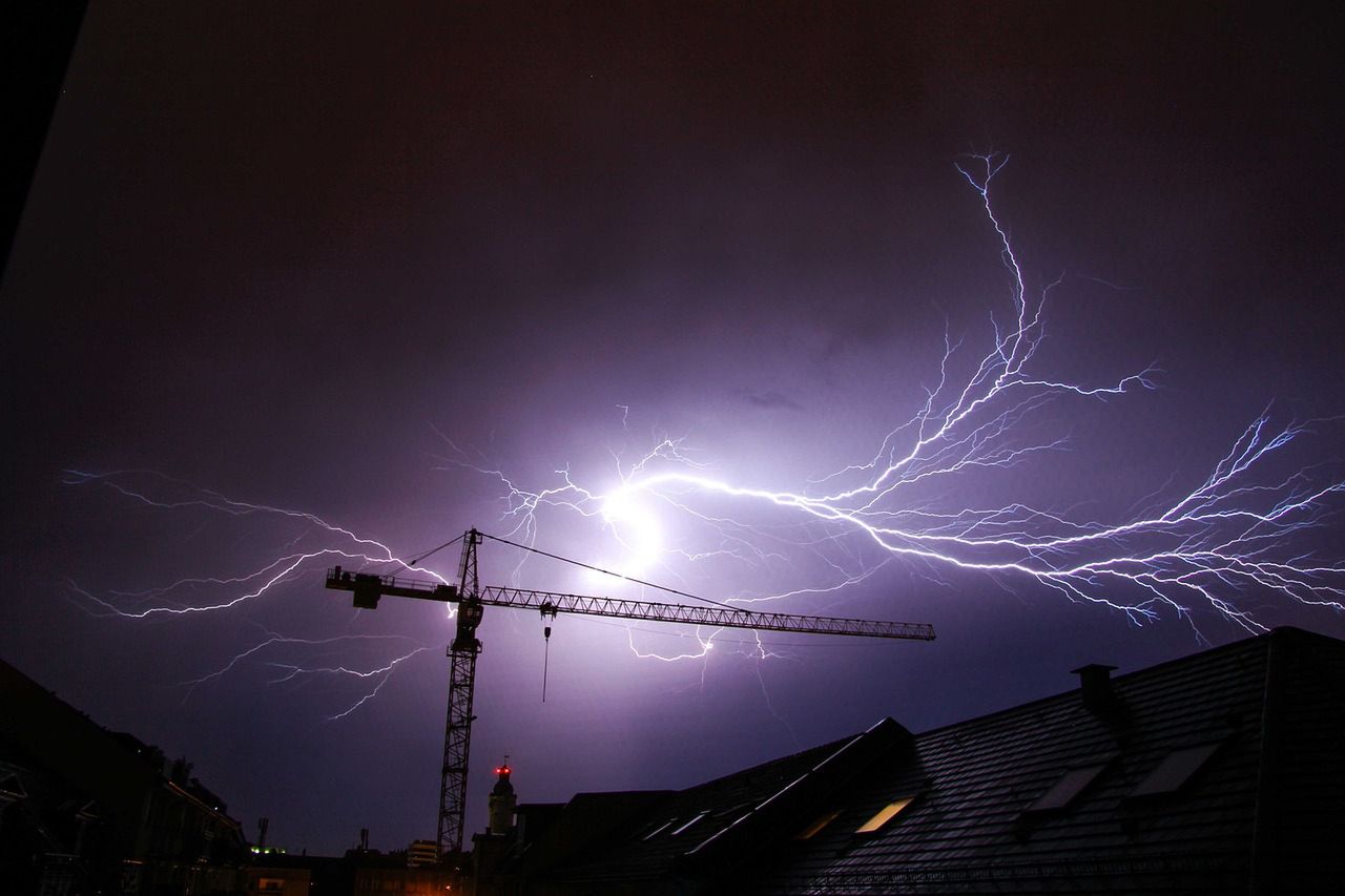 Nadchodzą burze. IMGW wydaje ostrzeżenia pierwszego stopnia dla zachodniej Polski