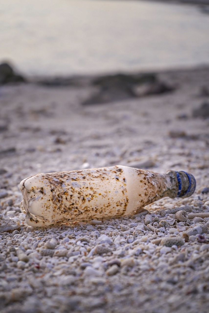 PepsiCo zmaga się z pozwem za zanieczyszczenie plastikiem.