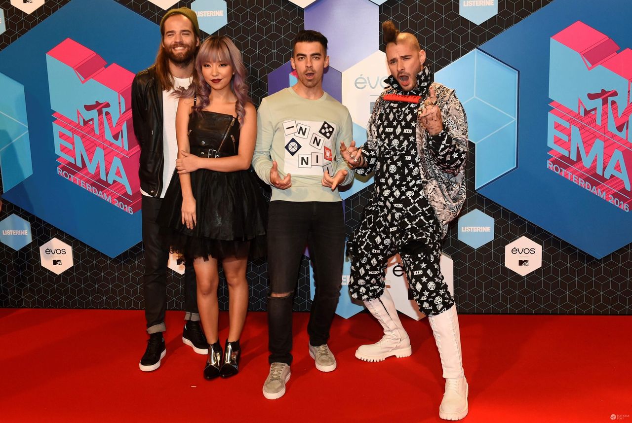 DNCE: Jack Lawless, JinJoo Lee, Joe Jonas i Cole Whittle  - MTV EMA 2016