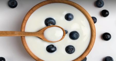 Jak wybrać najlepszy jogurt naturalny? (WIDEO)