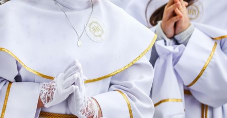 Ile kosztuje Pierwsza Komunia Święta? Ceny powalają. "Zapłaciłam więcej niż za wesele"