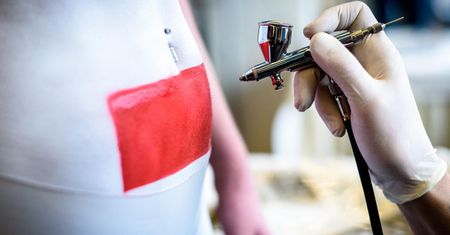 Airbrush – jak go zrobić, efekty, jak go usunąć