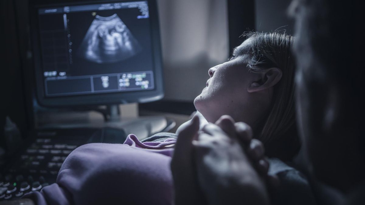 Wirus cytomegalii: zagrożenie dla płodu i potrzeba testowania ciężarnych