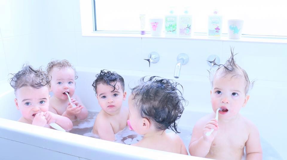 Pięcioraczki wymagają wiele uwagi ze strony rodziców