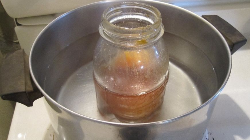 Jaki wpływ na zdrowie ma podgrzewanie miodu?