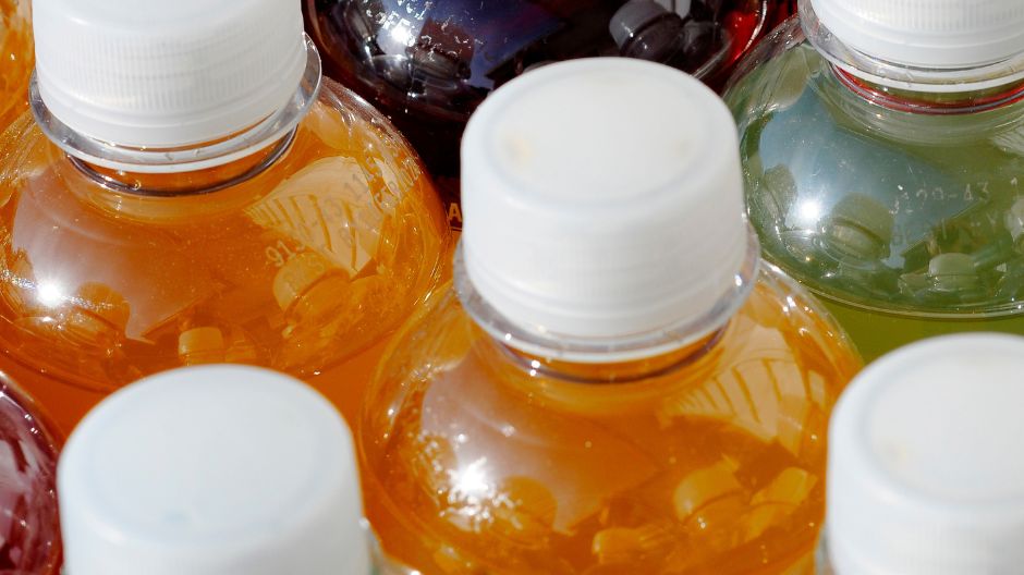 Popularna sieć handlowa wycofuje ze sprzedaży napój izotoniczny