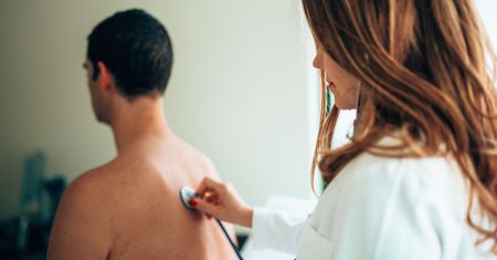 Rzadka choroba w Głogowie. U pacjenta rozpoznano gorączkę zajęczą