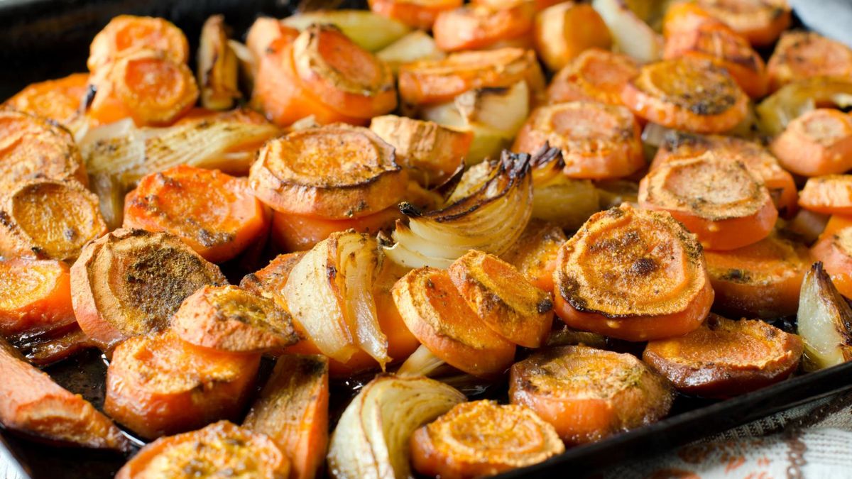Marchewka uchodzi za idealną przekąskę, bo jest chrupiąca, zdrowa i łatwa do zabrania.