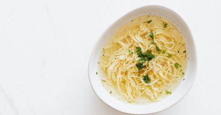 Przesolona zupa - co zrobić z przesoloną zupą, sposoby na przesoloną zupę