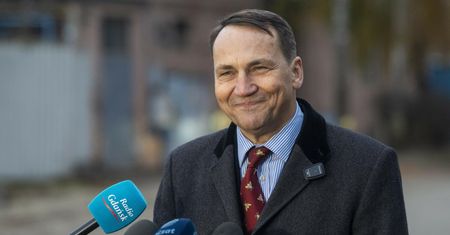 Tak młodszego syna nazwał Radosław Sikorski. Wybrał mu patriotyczne imię