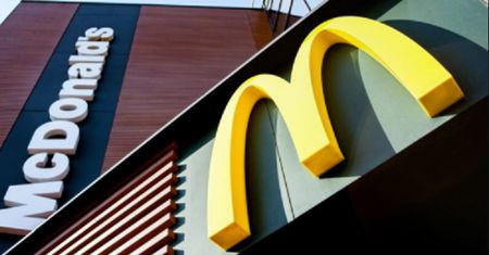 McDonald’s wycofuje produkty z rukolą. Tych kanapek nie zjesz