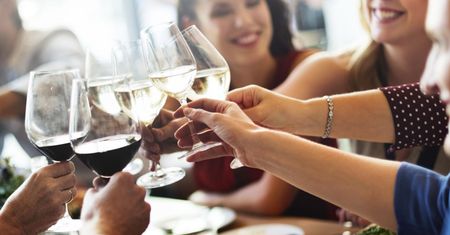 Alkohole, których należy unikać w święta. Powodują najgorszego kaca