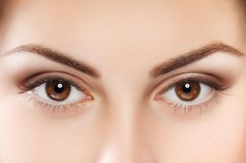 Jak pielęgnować skórę wokół oczu?