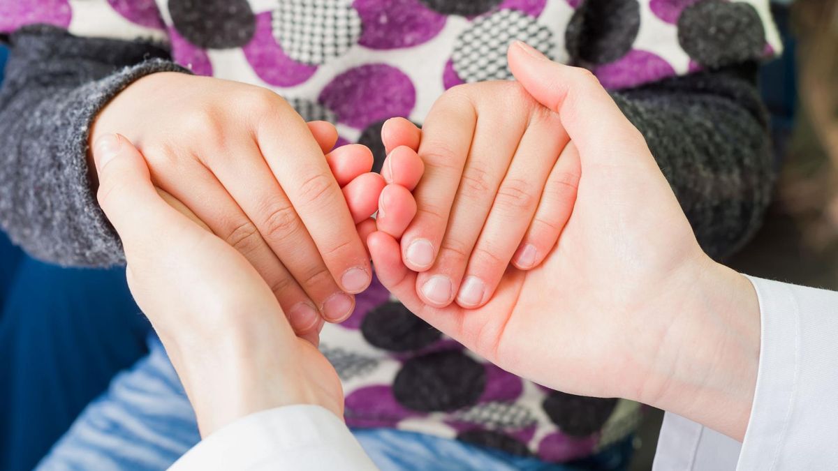 Choroba sieroca może wynikać z długotrwałego brak kontaktu z matką