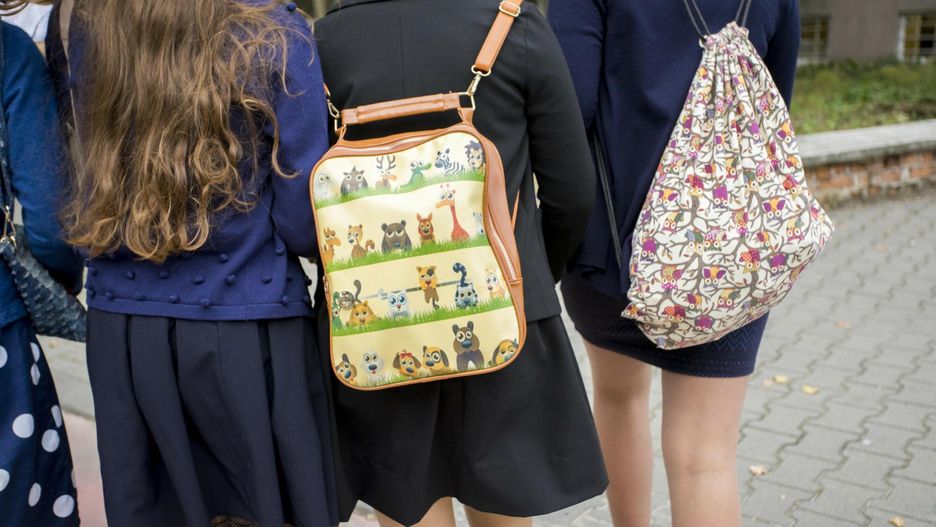 Mają świetne oceny, a nie potrafią wyrobić dowodu. "Bezradne pokolenie"