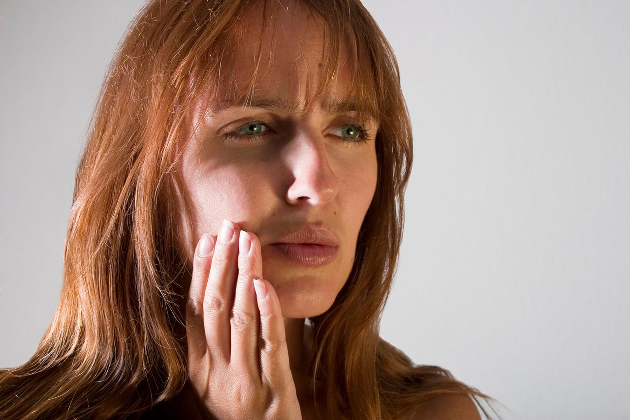 Pojawia się na twarzy. Ostrzega, że wątroba wysiada