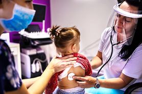 Koronawirus w Polsce. Jak odróżnić grypę od COVID-19 u dziecka? Dr Sutkowski apeluje do rodziców: Nie bawcie się w lekarzy