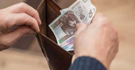 Dodatek osłonowy - niedługo pierwsze wypłaty. Sprawdź, gdzie złożyć wniosek i czy otrzymasz pieniądze