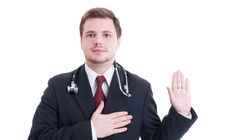 Przysięga Hipokratesa i podstawy etyki lekarskiej