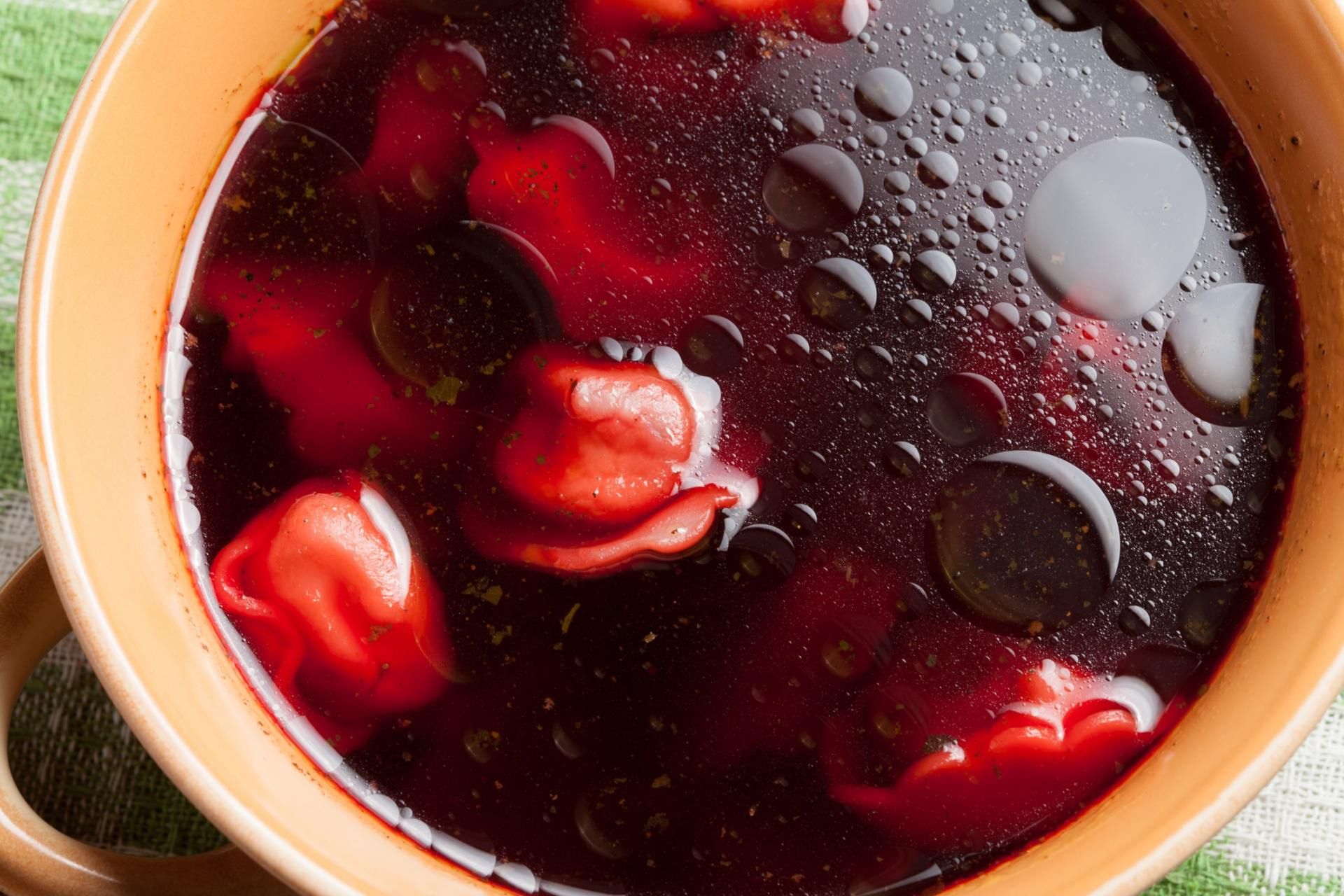 Barszcz wigilijny jest zdrowy i niskokaloryczny 