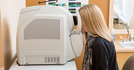 Badanie OCT - optyczna tomografia dna oka. Wskazania i przebieg