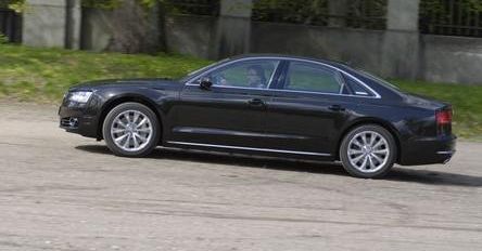 Audi A8: Drżyj klaso premium