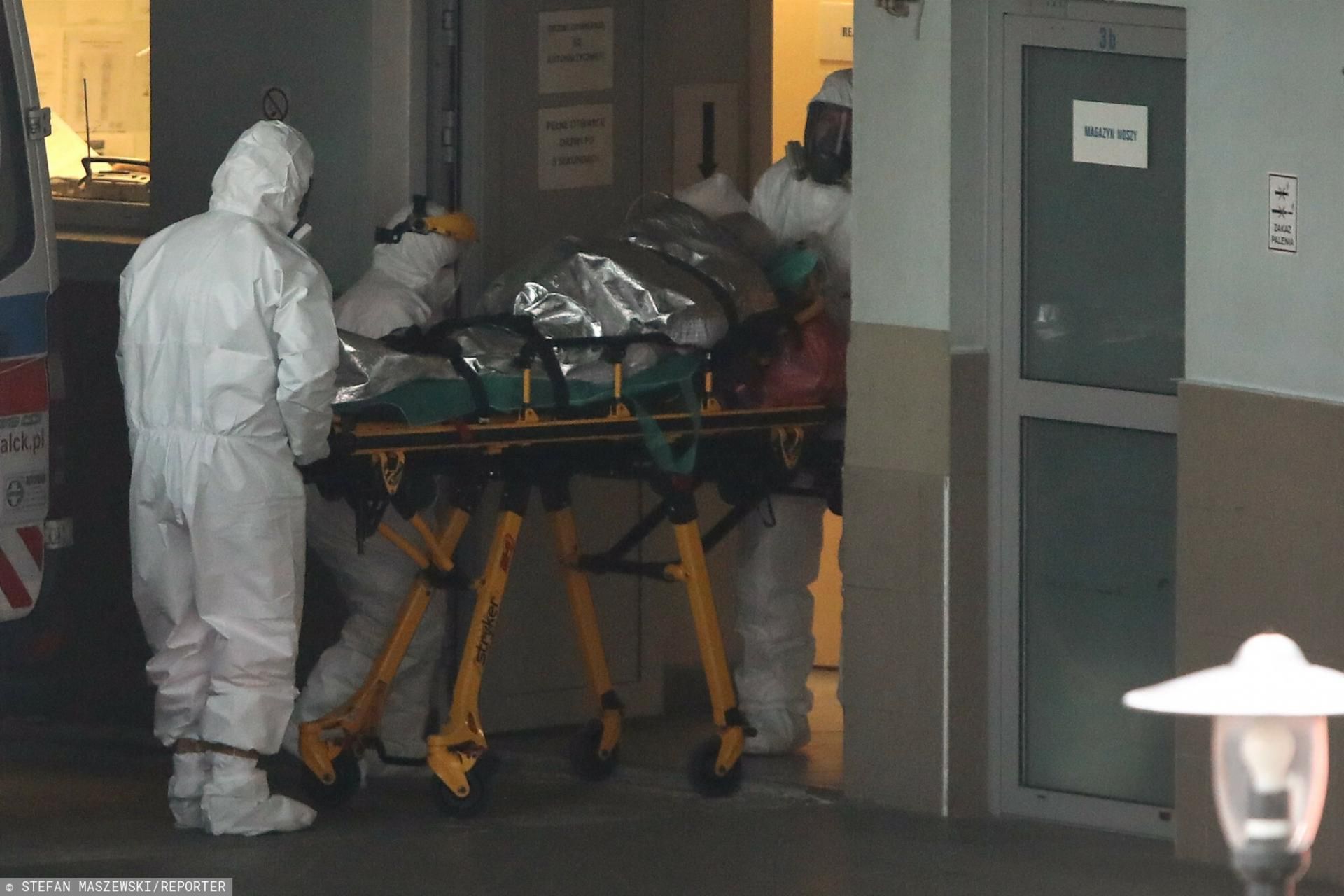 W szpitalach przebywa ponad 16 tys. chorujących na COVID