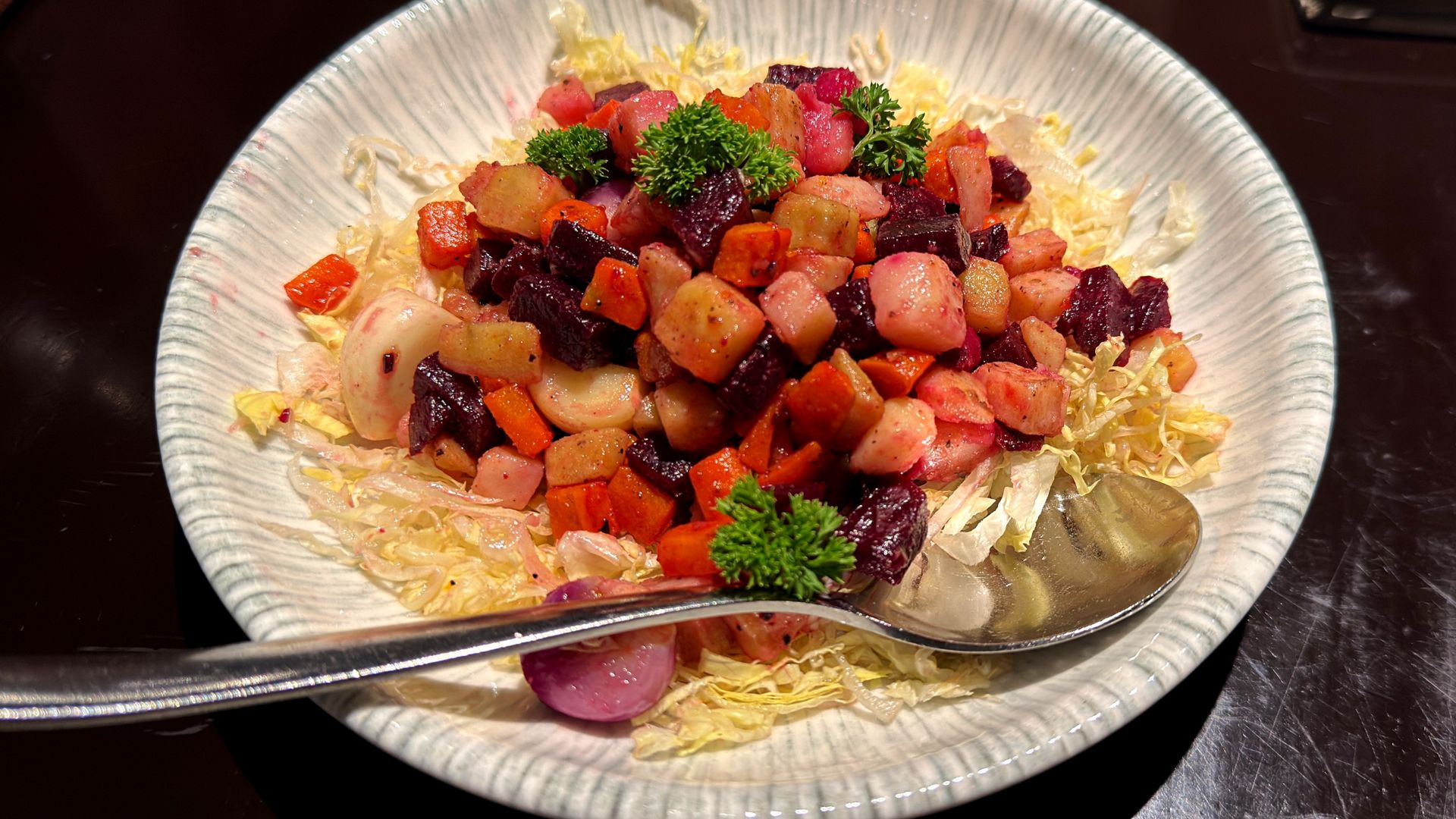 Oczyszczanie organizmu nie wymaga restrykcyjnych detoksów ani skomplikowanych diet.