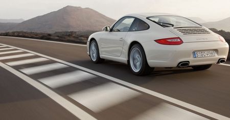 Ile spali Porsche?